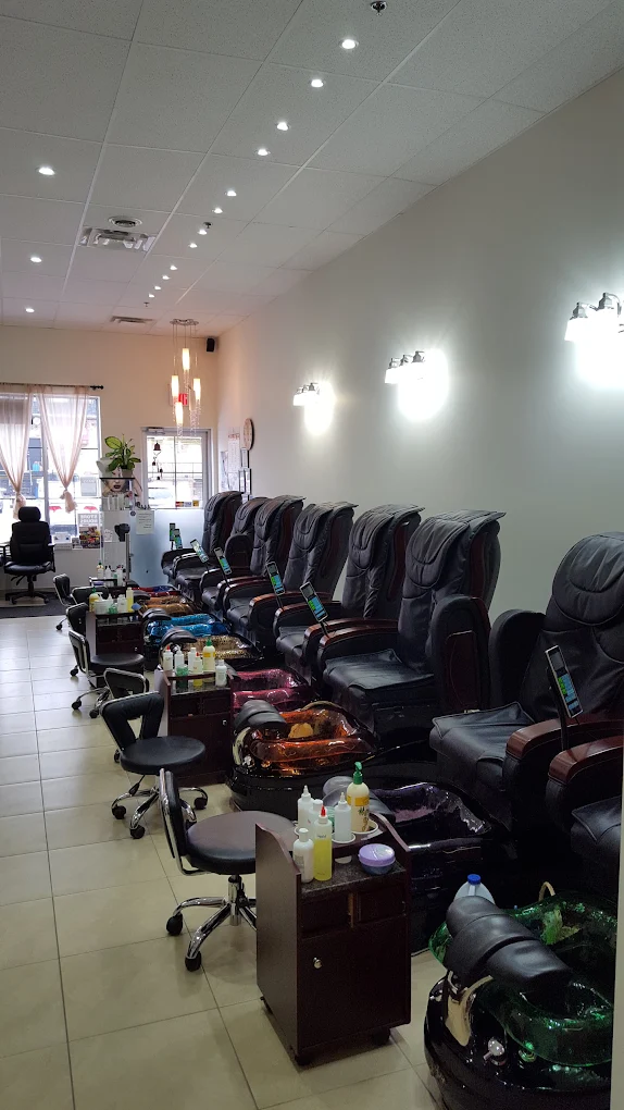 Hoang Kim Nails salon interior in Brampton
